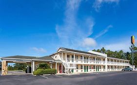 Super 8 By Wyndham Monticello